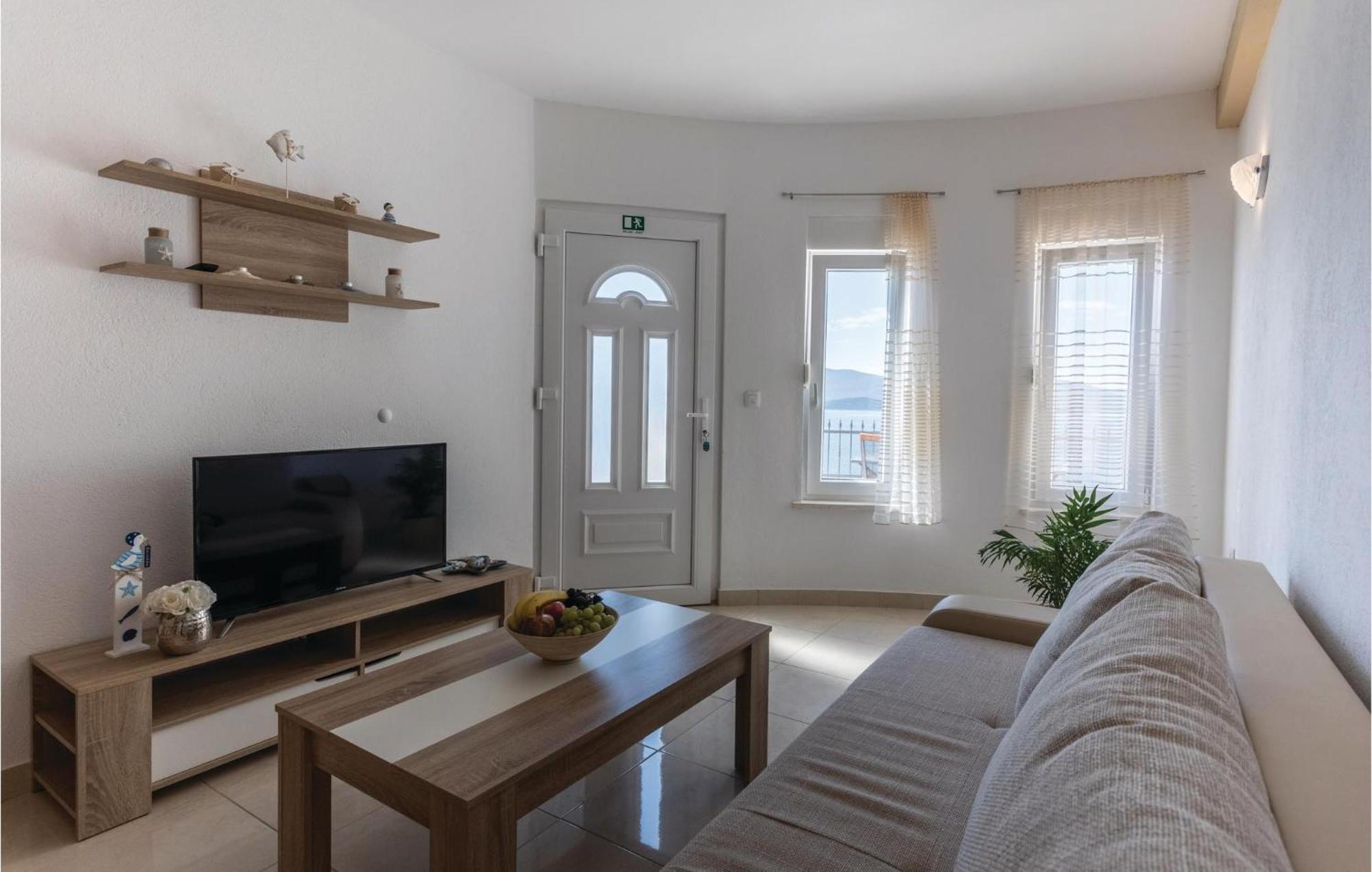 1 Bedroom Amazing Apartment In Komarna Klek Esterno foto